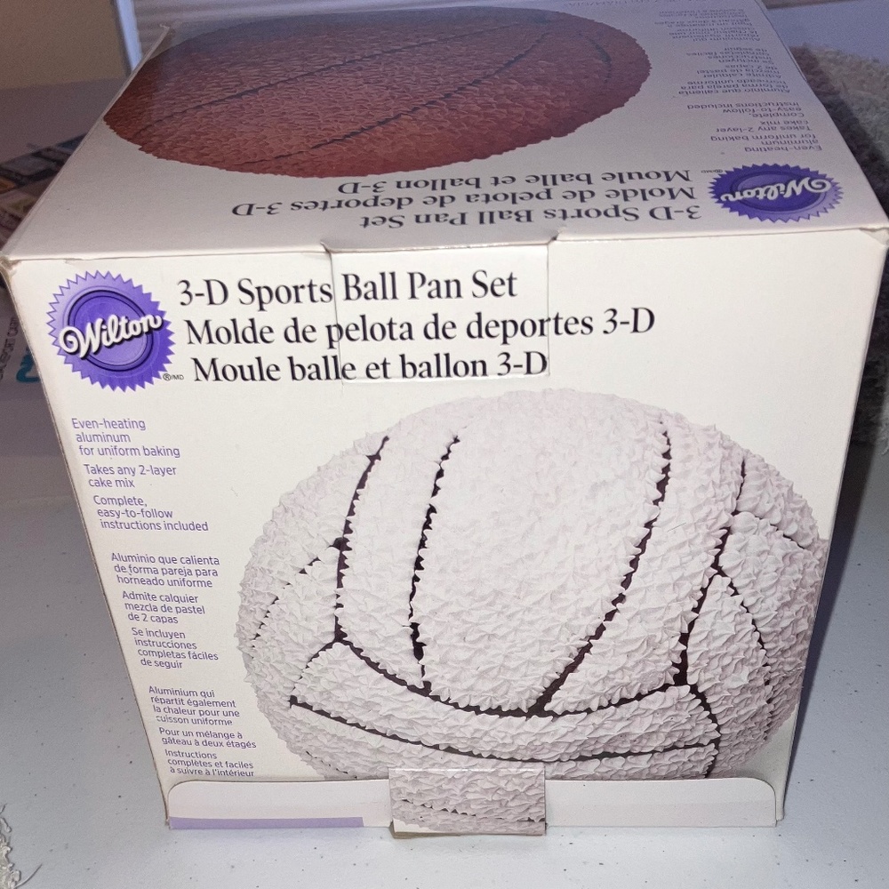 NEW Wilton – 3D Sports Ball Cake Mold Baking Pan